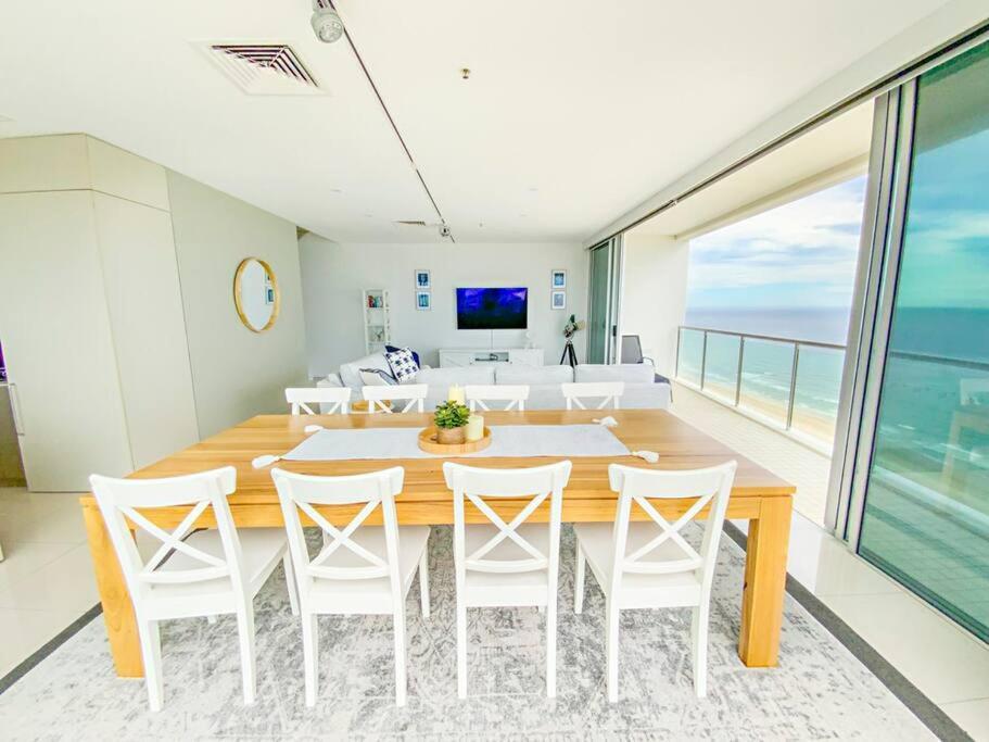 Air On Broadbeach Beachfront 2Level Stunning Apartment With 180 Degree Views Gold Coast Bagian luar foto